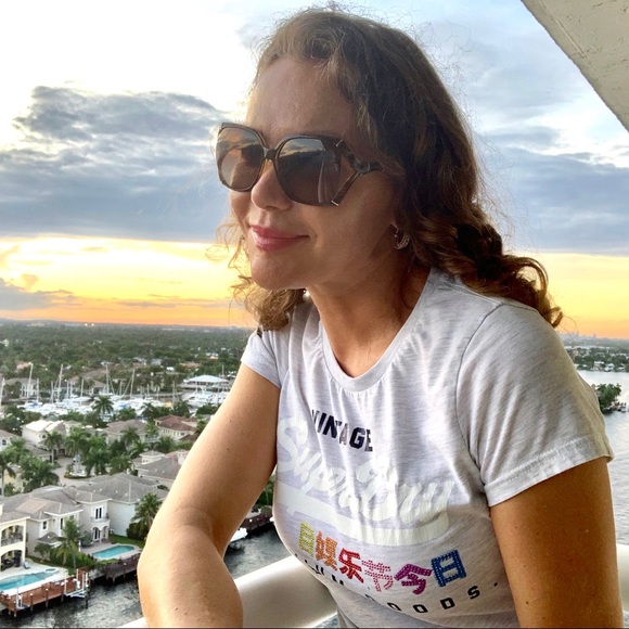 Welcome to my Closet ! - Picture 3 of 9